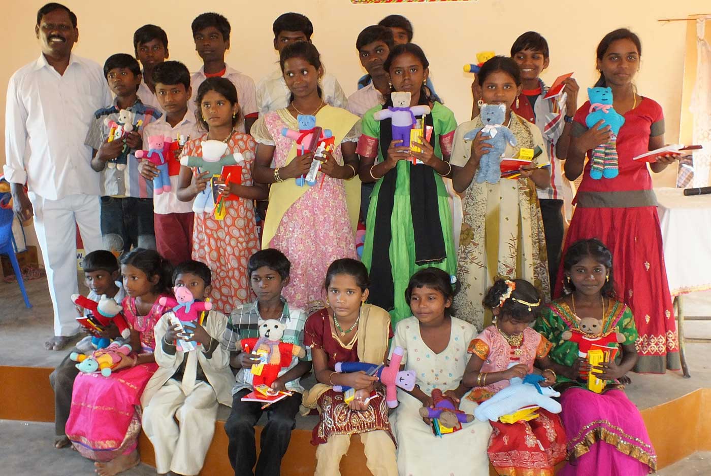Orphans-with-gifts
